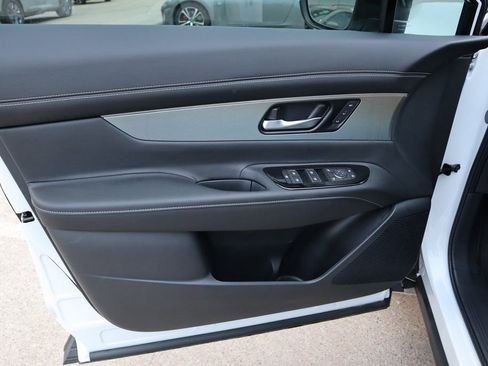 New 2025 Nissan Murano SL image 12