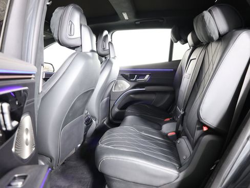 Used 2023 Mercedes-Benz EQS 580 4MATIC SUV w/ Exclusive Trim Package image 44