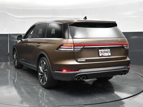 Used 2022 Lincoln Aviator Reserve w/ Equipment Group 201A AWD/4WD image 11