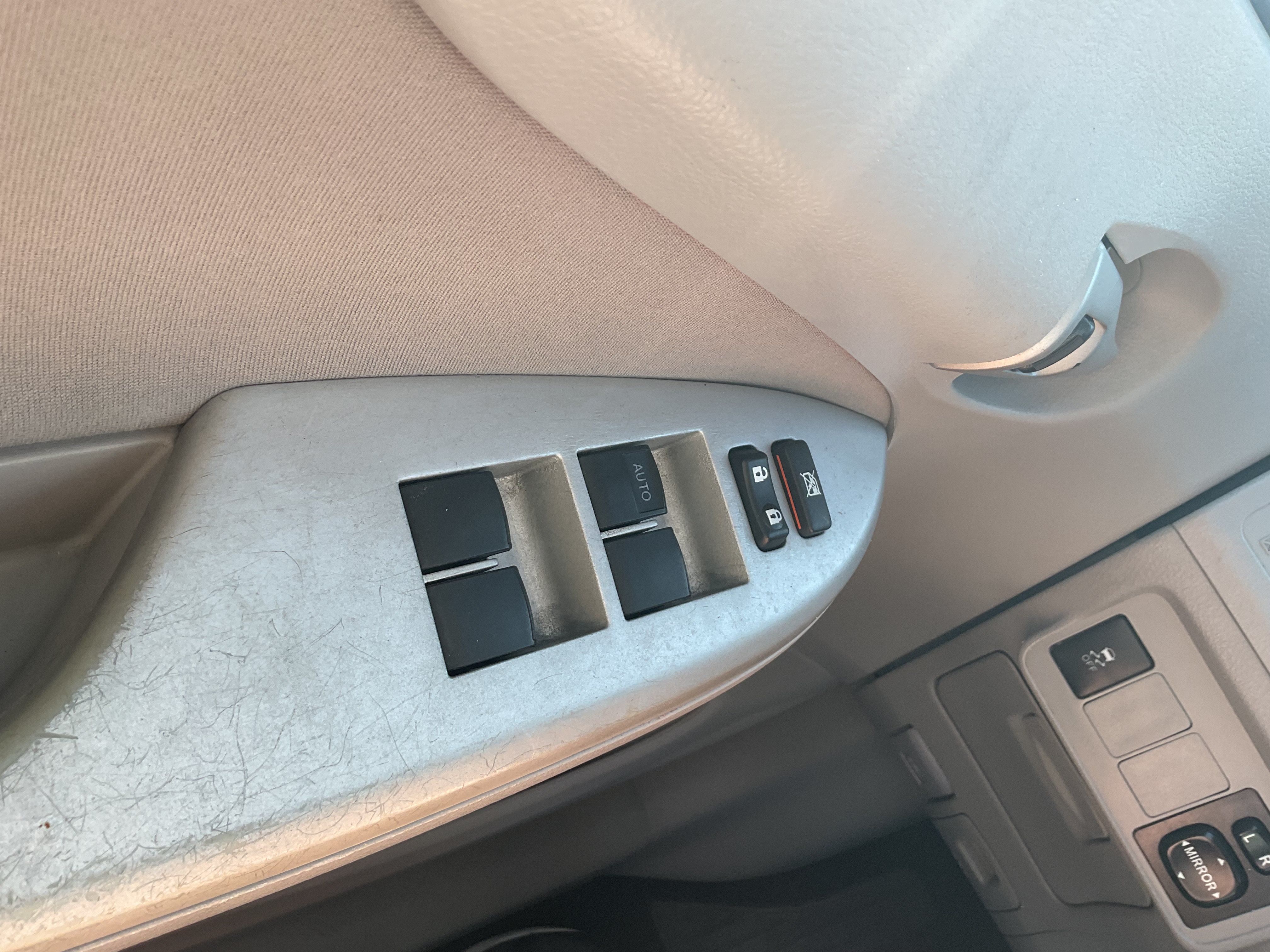 Used 2013 Toyota Corolla LE FWD image 18