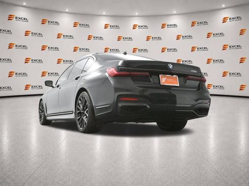 Used 2022 BMW 740i w/ M Sport Package RWD image 56