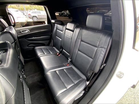 Used 2022 Jeep Grand Cherokee Limited image 19
