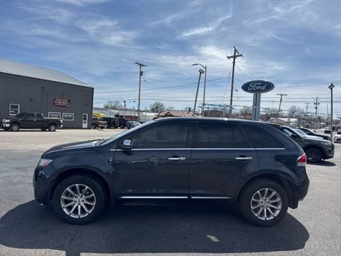 Used 2013 Lincoln MKX AWD image 2