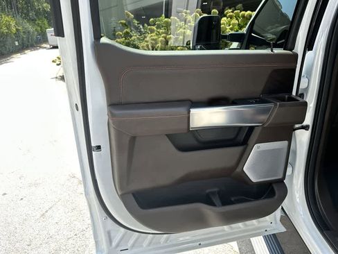 Used 2025 Ford F250 King Ranch w/ Chrome Package image 37