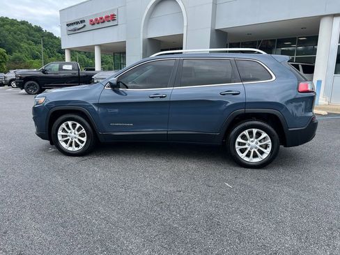 Used 2019 Jeep Cherokee Latitude w/ Popular Appearance Group FWD image 8
