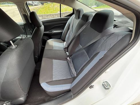Used 2025 Nissan Versa SV FWD image 34