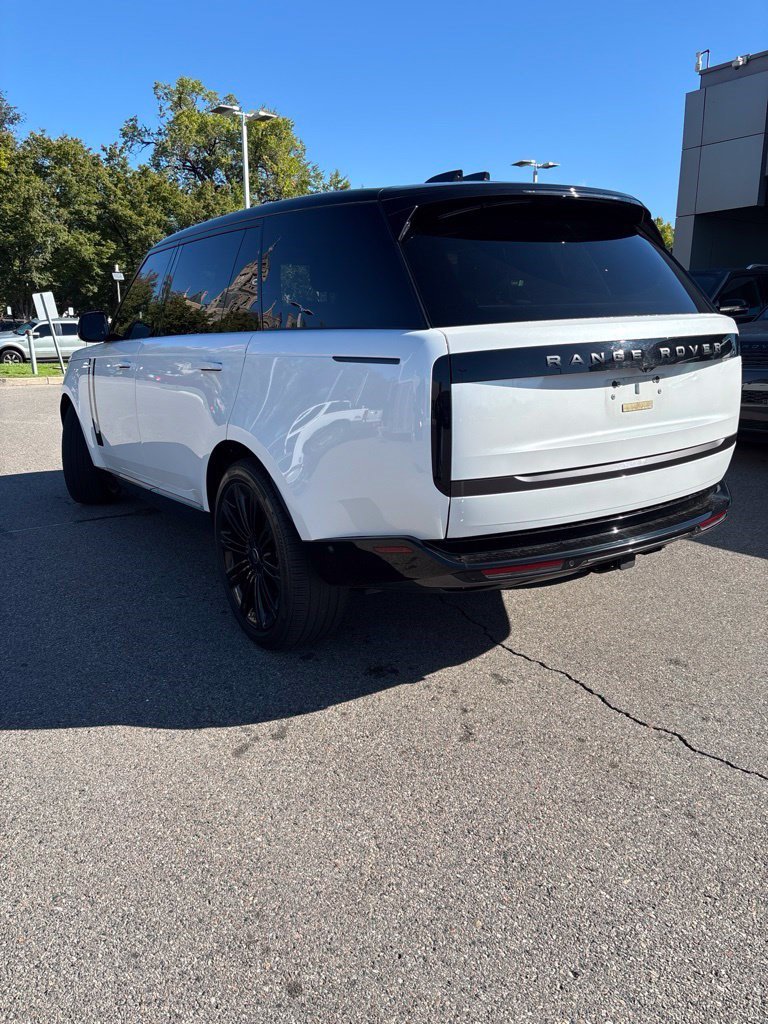 Used 2025 Land Rover Range Rover Long Wheelbase SE AWD/4WD image 5
