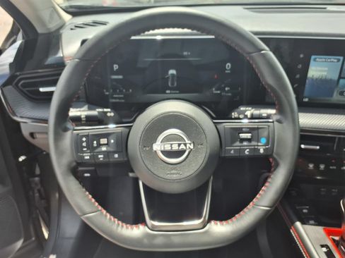 Used 2025 Nissan Kicks SR FWD image 8
