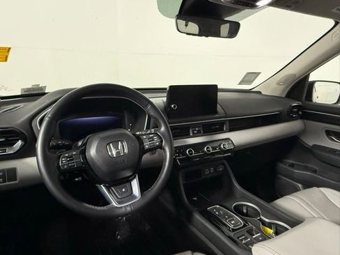 Used 2024 Honda Pilot Elite image 37