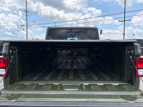 Used 2022 Jeep Gladiator Sport AWD/4WD image 10