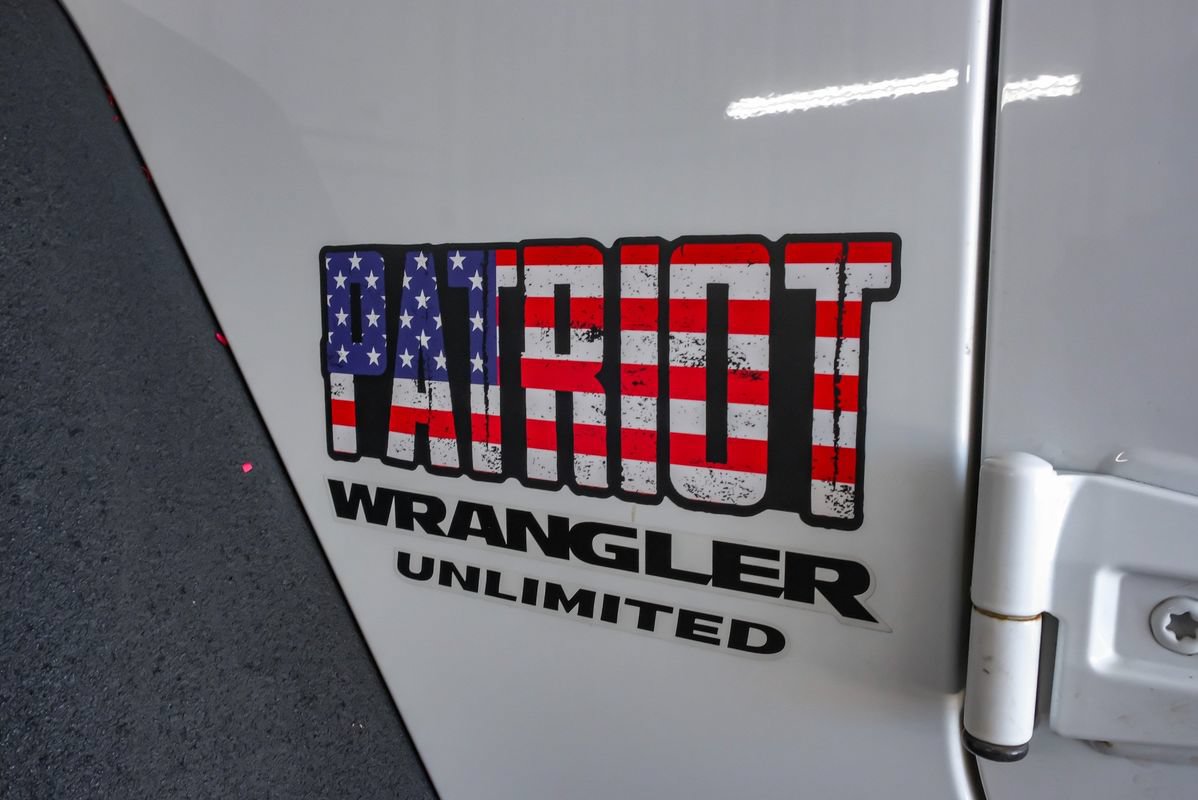 Used 2016 Jeep Wrangler Unlimited Sahara w/ Connectivity Group AWD/4WD image 51