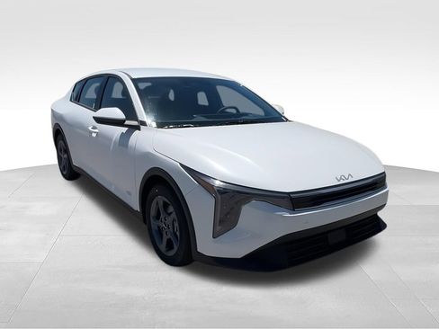 New 2026 Kia K4 FWD image 2