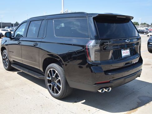 New 2026 Chevrolet Suburban RST w/ RST Capability Package image 6