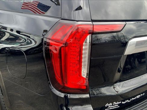 Used 2023 GMC Yukon XL Denali AWD/4WD image 26