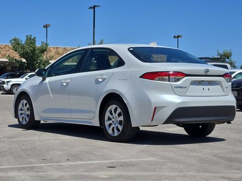 Certified 2025 Toyota Corolla LE FWD image 3