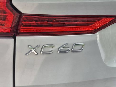 Certified 2023 Volvo XC60 B5 Ultimate w/ Protection Package Premier AWD/4WD image 11