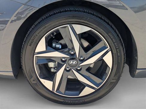 Used 2023 Hyundai Elantra SEL w/ Convenience Package FWD image 24