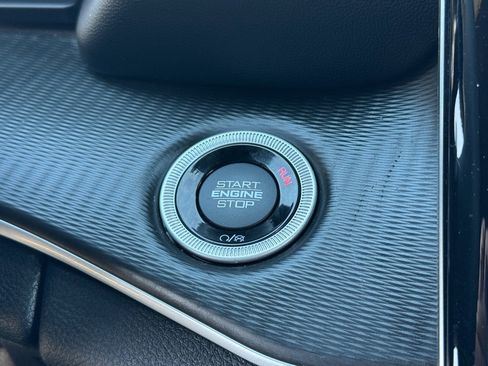 Used 2023 Jeep Grand Cherokee L Laredo image 31