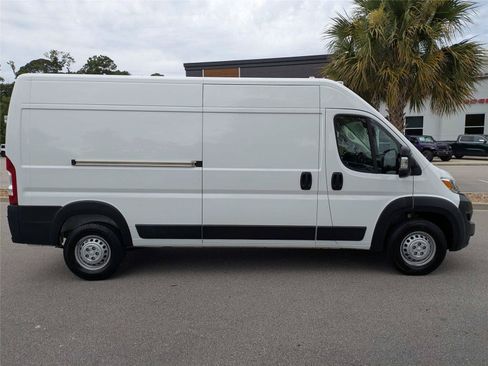 Used 2025 RAM ProMaster 2500 w/ Convenience Group FWD image 3