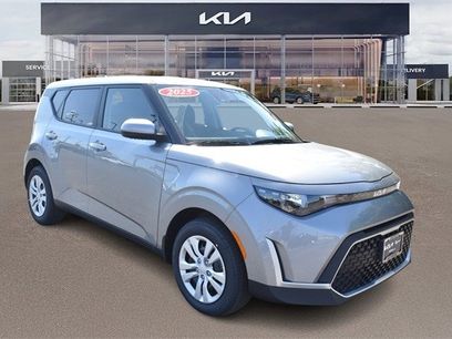 New 2025 Kia Soul LX