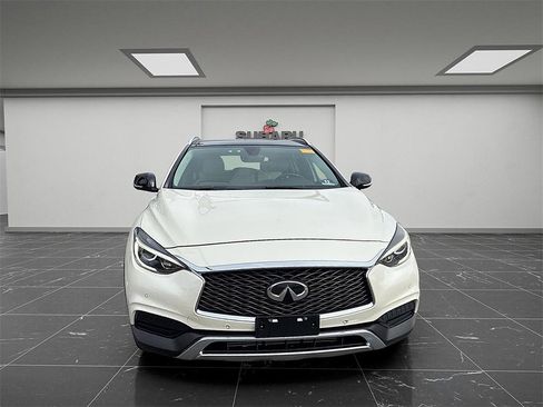 Used 2019 INFINITI QX30 Premium w/ Navigation Package image 5