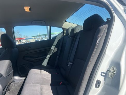 Used 2025 Nissan Altima 2.5 SV image 12