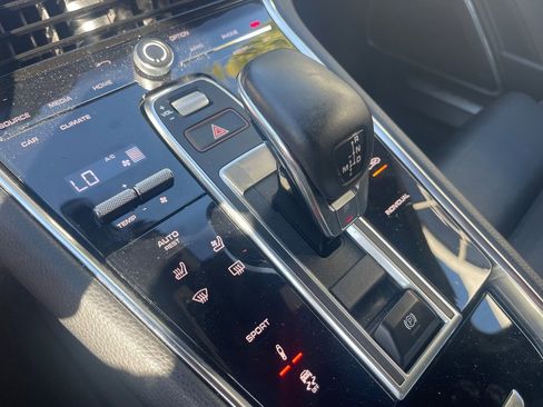 Used 2020 Porsche Panamera 4S image 7