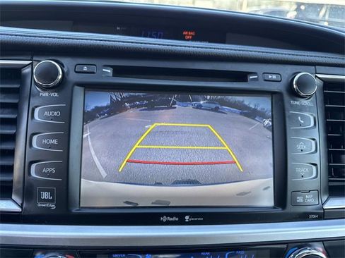 Used 2015 Toyota Highlander Limited image 25