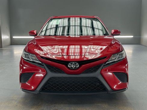 Used 2019 Toyota Camry SE w/ Protection Package (Q2) FWD image 2