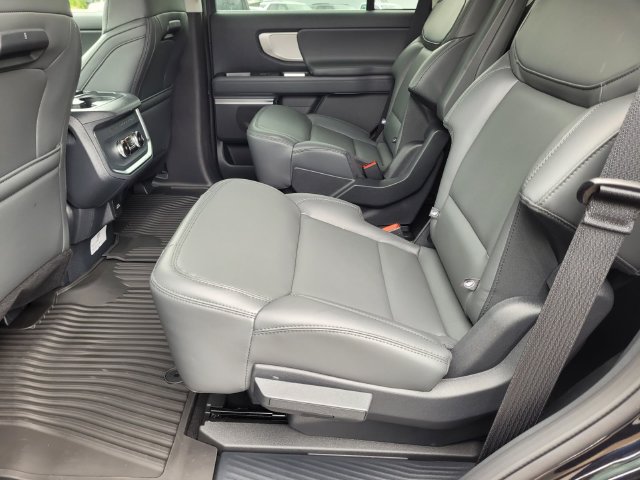 New 2026 Ford Expedition Active RWD image 12