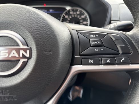 Used 2024 Nissan Altima 2.5 SV image 19