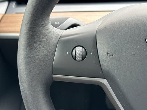 Used 2023 Tesla Model 3 Standard Range image 27