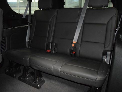 Used 2024 Chevrolet Suburban High Country image 43