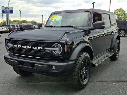 Used 2025 Ford Bronco Outer Banks AWD/4WD image 3