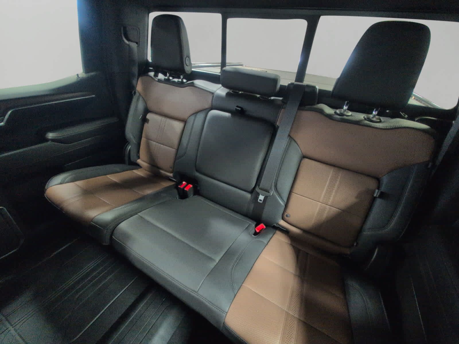 Used 2023 Chevrolet Silverado 1500 High Country AWD/4WD image 13