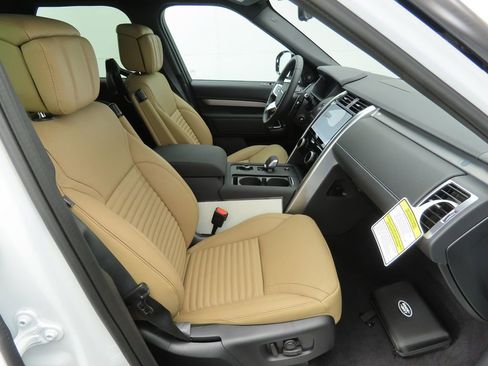 New 2026 Land Rover Discovery Limited Edition image 20