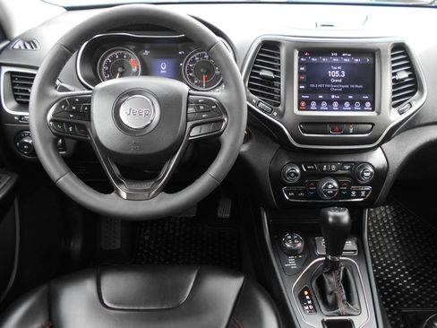 Certified 2022 Jeep Cherokee Trailhawk w/ Trailer Tow Group image 4