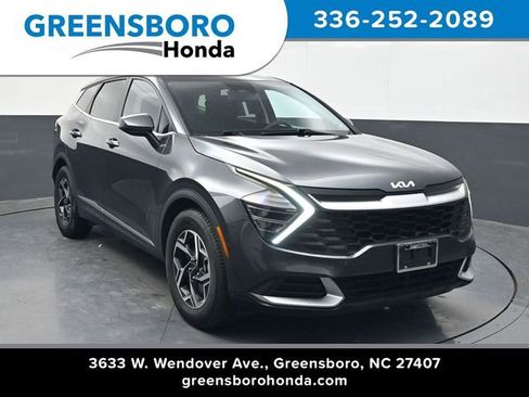 Used 2024 Kia Sportage LX image 1