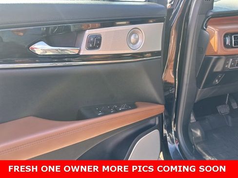 Used 2022 Lincoln Nautilus Reserve w/ Equipment Group 202A image 17