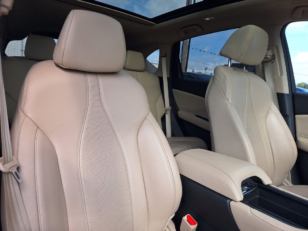 Used 2023 Acura RDX w/ Technology Package FWD image 30