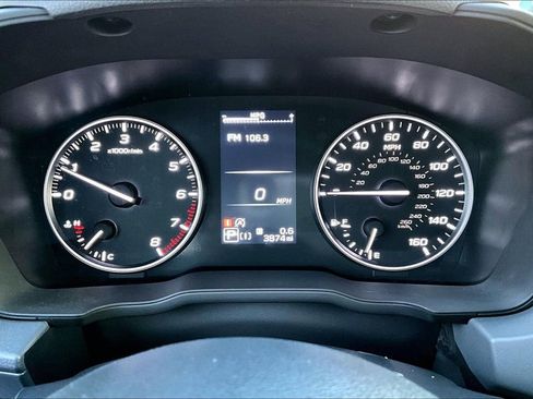 Used 2024 Subaru Crosstrek 2.0i Premium image 13