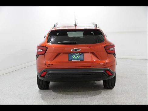 Certified 2024 Chevrolet Trax RS FWD image 19