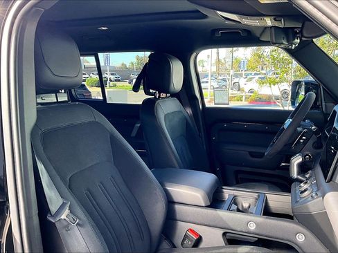 Used 2023 Land Rover Defender 110 V8 image 7