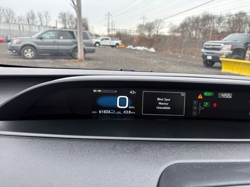 Used 2020 Toyota Prius LE image 14