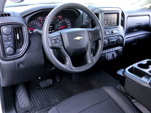 Used 2023 Chevrolet Silverado 1500 Custom image 9