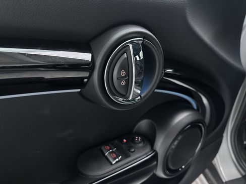 Used 2024 MINI Cooper SE FWD image 14