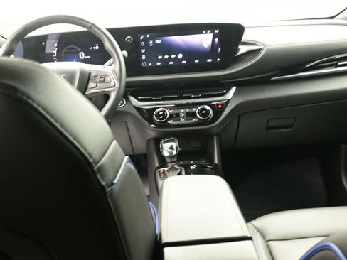 Used 2024 Buick Envista Sport Touring w/ Convenience I Package image 19