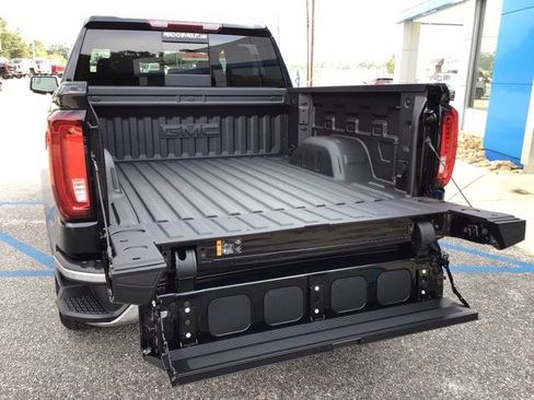 New 2026 GMC Sierra 1500 SLT w/ SLT Convenience Package image 6
