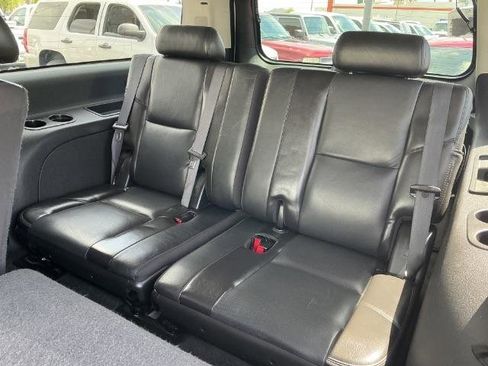 Used 2007 Cadillac Escalade ESV AWD w/ Information Package image 16