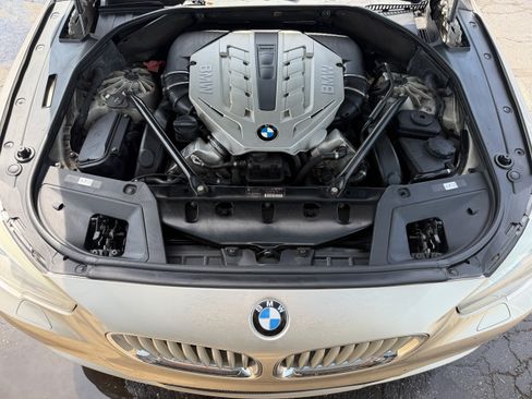 Used 2012 BMW 550i Gran Turismo xDrive w/ Driver Assistance Pkg AWD/4WD image 36